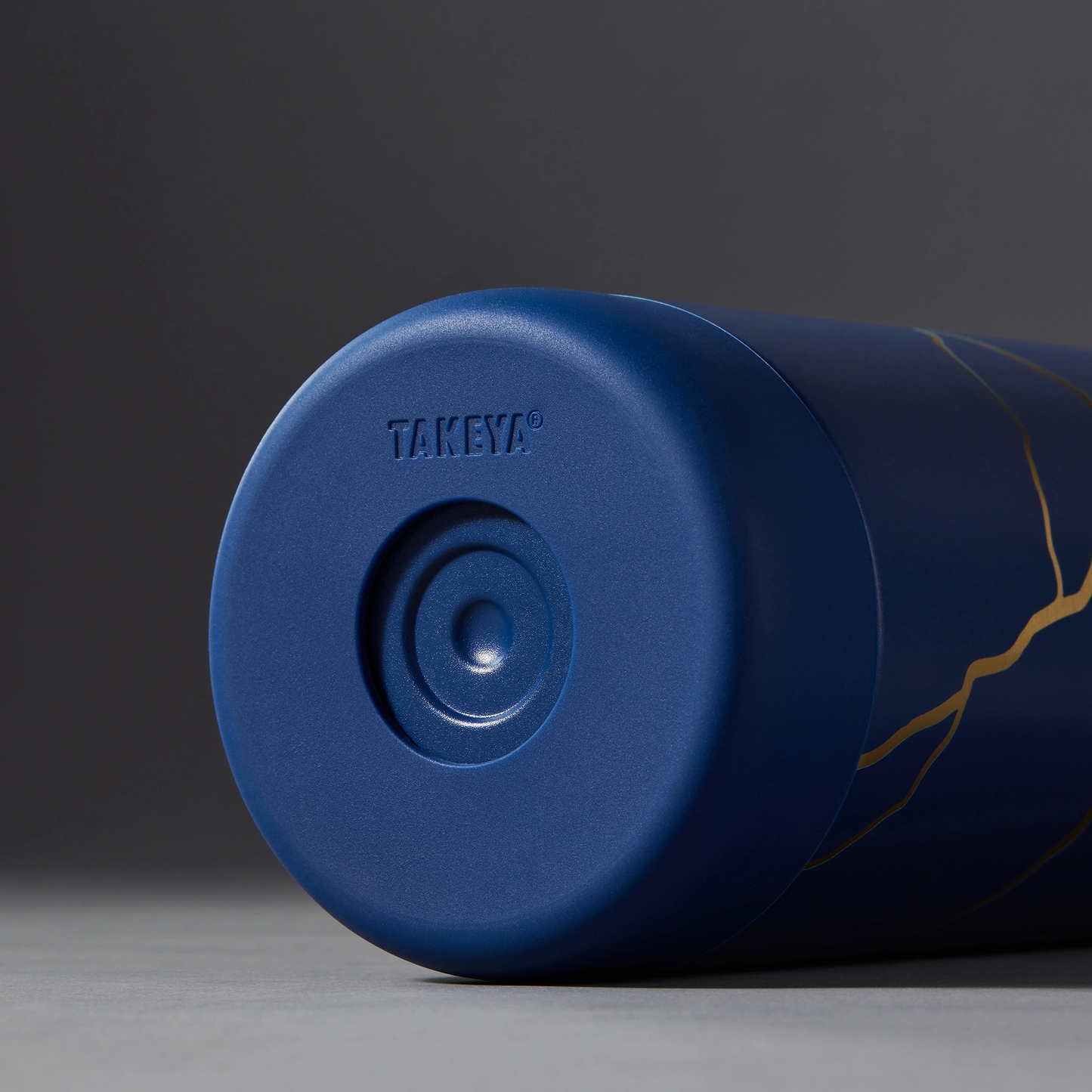 kintsugi-water-bottle-with-spout-lid-q8 51390-TK_HO25_Kintsugi_Takeya9249.png